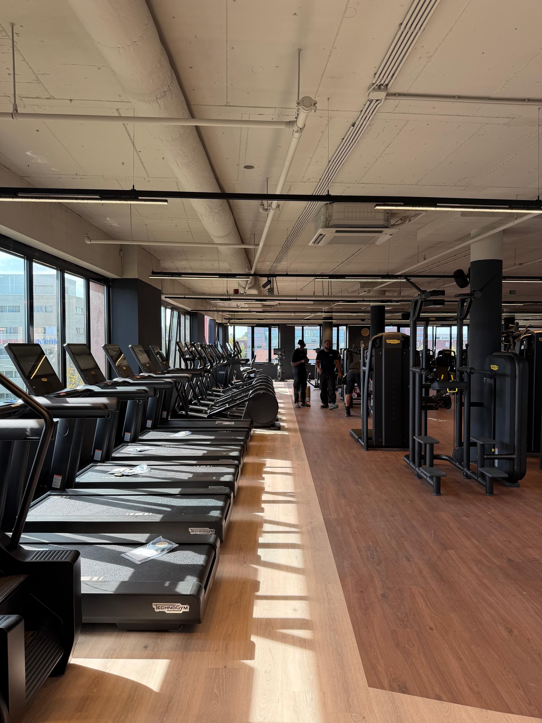 Installatie van fitnessapparatuur bij Sportcity Roosendaal door GymNest